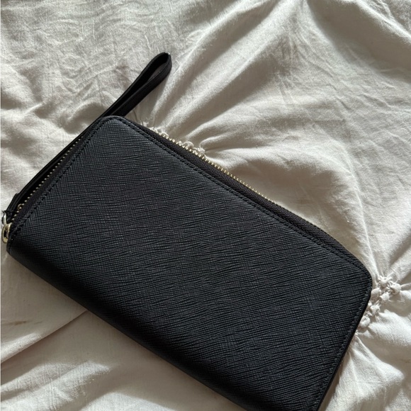 Kate Spade Classic Black Zip Wallet - Picture 8 of 8